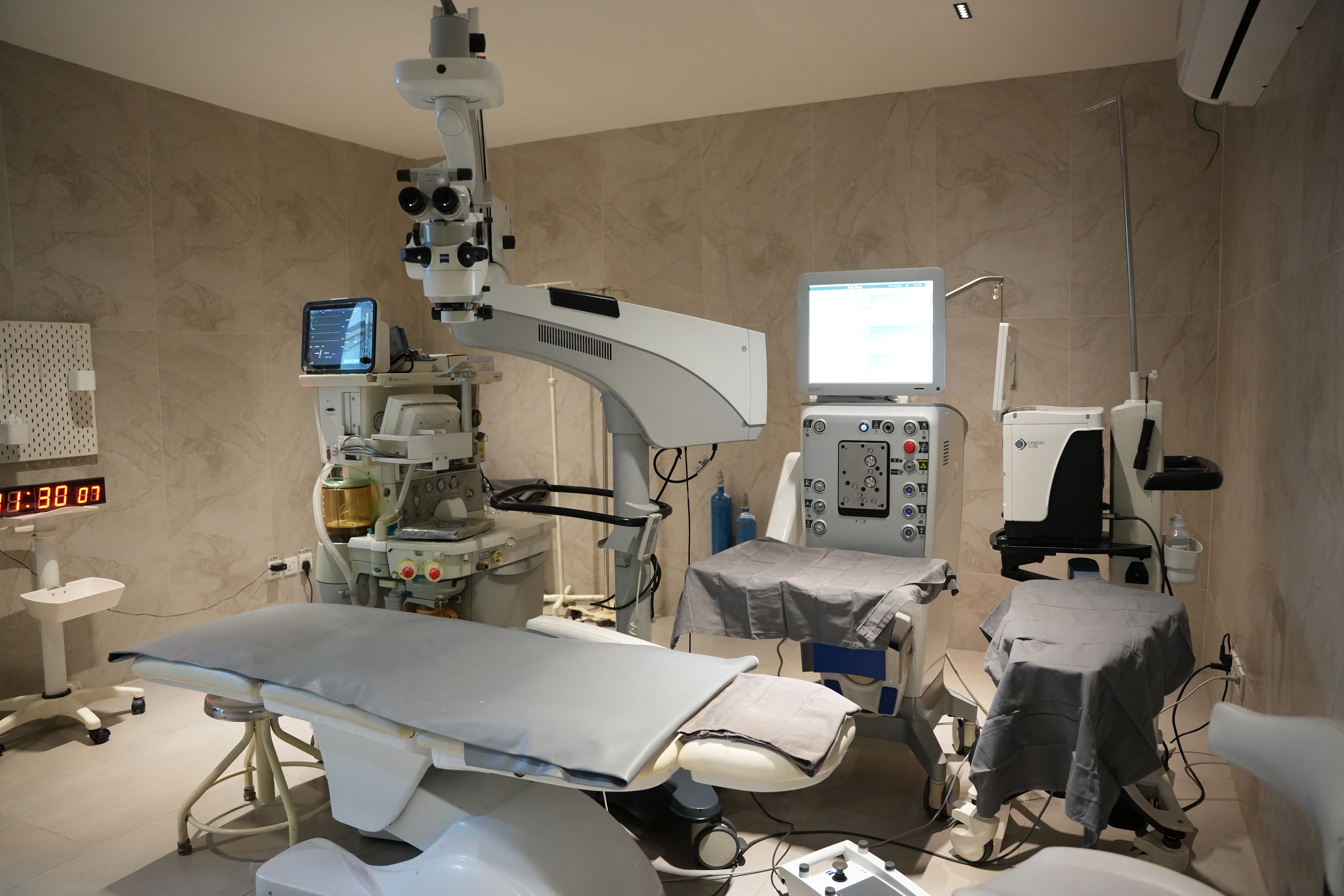 Amanat Eye Hospital Operating Theatre