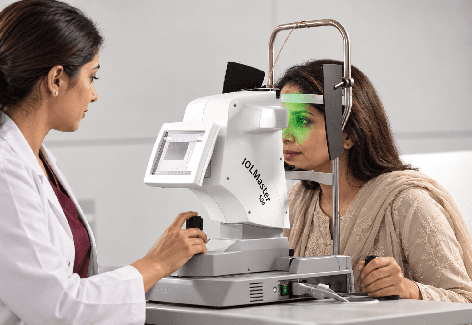Precision Ocular Biometry with ZEISS IOLMaster: